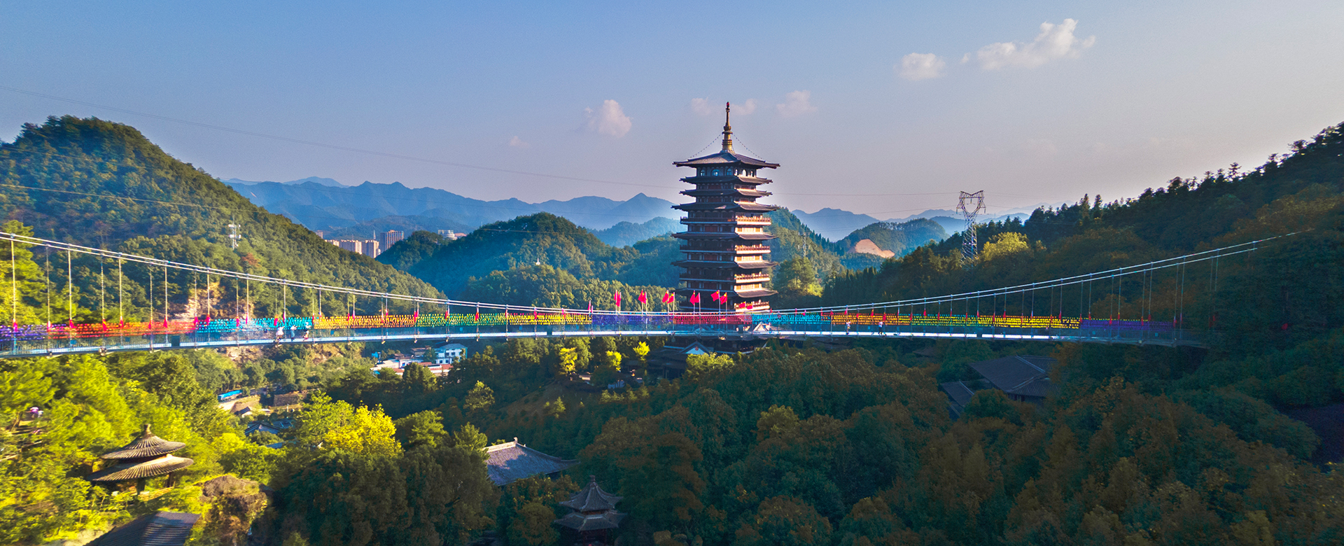 玻璃橋+觀(guān)景臺(tái)-浙江鵬鳴游樂(lè)設(shè)備有限公司